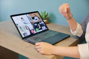 助力直播赚佣金是真的吗？揭秘直播平台背后的赚钱机会-趣丸网